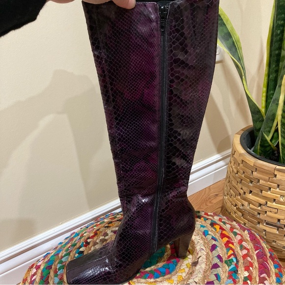 Charles David Y2K purple snakeskin heeled boots - Picture 6 of 9